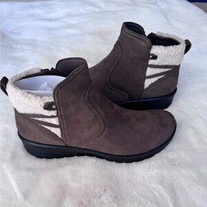 Bzees (Lifestride) Women's Dark Green / Brown Ankle Boots Size 11